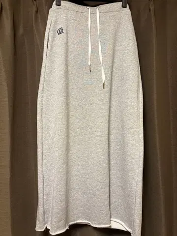 그레이 맨투맨 롱 스커트