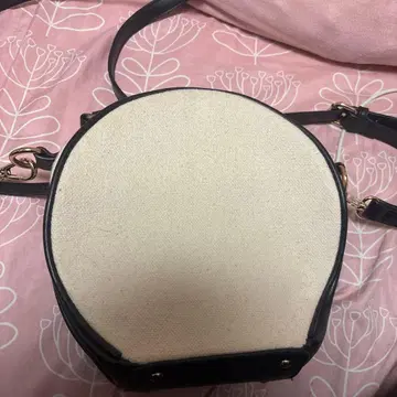 원형 숄더백 블랙 베이지