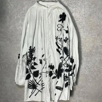 (레어)45R 포티 파이브 알 먹물 그림 플라워 프린트 블라우스