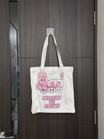 Esther Bunny 스퀘어 토트백 봉제 인형 참