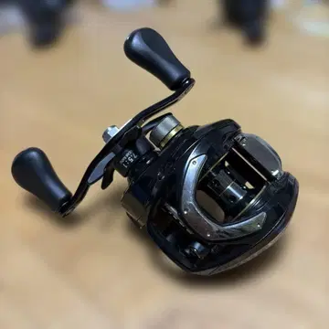 Daiwa 베이트릴 블랙 BASS X 80