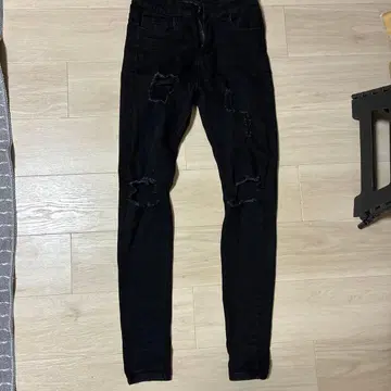 데미지 가공 스키니 데님 팬츠