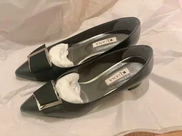 DIANA 버클 미들 힐 펌프스 블랙 24cm