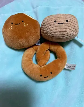 쿠오리아 닛코리노 봉제 인형 빵 가챠