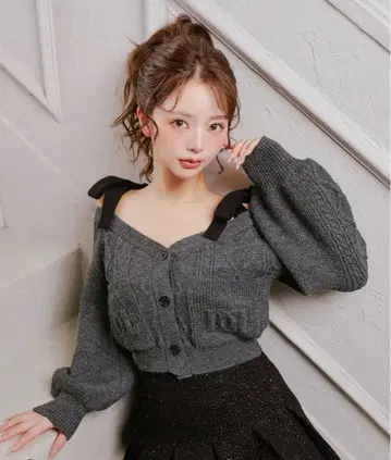 [ DARICH ] 다리치 숄더 리본 V넥 니트탑 GLY 새상품