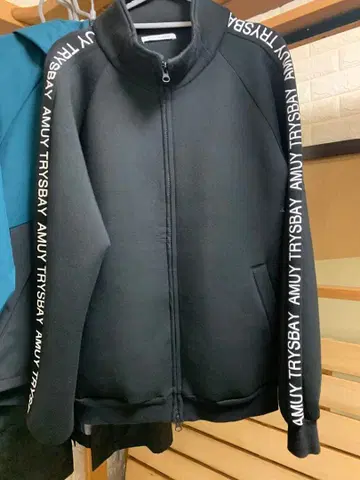 AMUYTRYSBAY 자켓