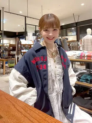 [ 익명 배송 ] niko and - 2way 애니멀 바시티 자켓 네이비