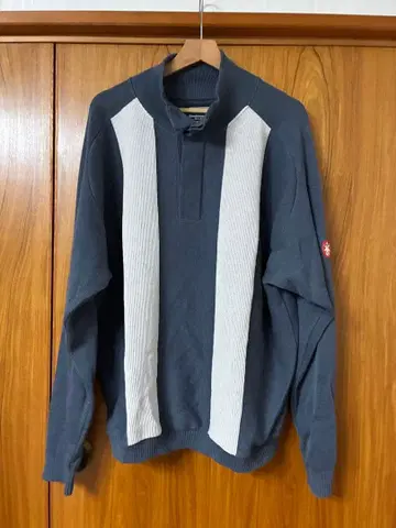 cavempt C.E 얇은 소재 니트