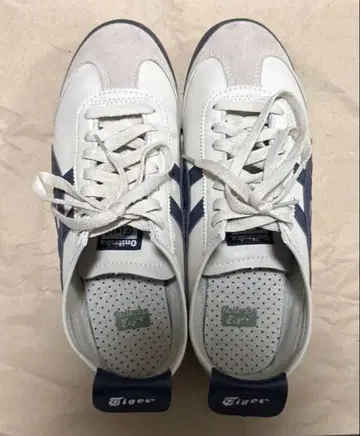 오니츠카타이거 스니커즈