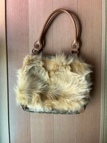 퍼 달린, 러셋 백