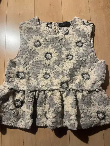 ZARA 꽃무늬 베스트