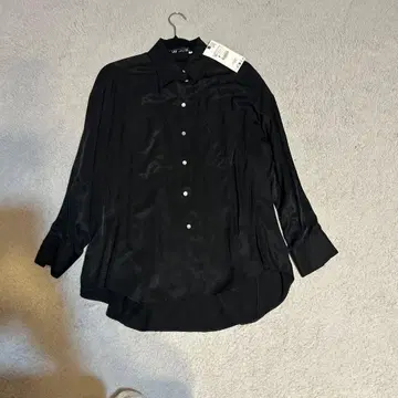 블랙 긴팔 셔츠 전면 포켓 부착 ZARA 블랙 블랙 셔츠