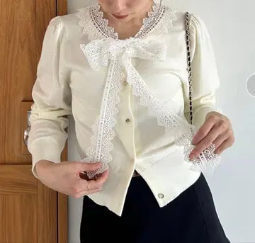 미사용 새상품 USAGI ONLINE 한정판 레이스 보타이 가디건