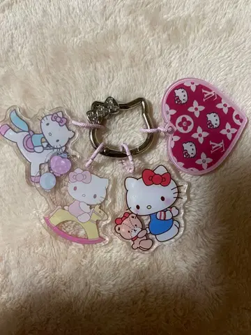 헬로키티 아크릴 키링