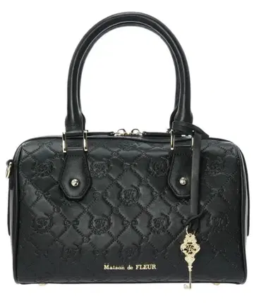 Maison de FLEUR 모노그램 키 참 보스턴 백 블랙
