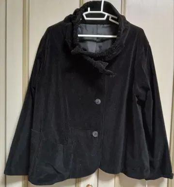 [자우] 코듀로이 소재 블랙 자켓 30,000엔