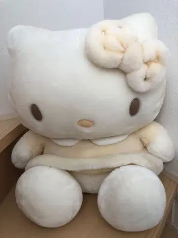 헬로키티 특대형 봉제 인형 화이트