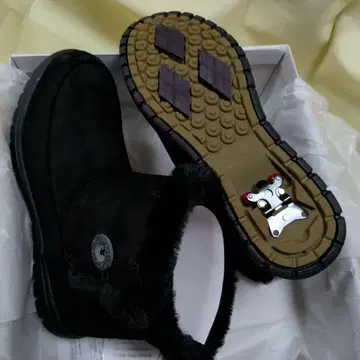 다테하키W 립 스파이크 퍼 포함 블랙 숏부츠