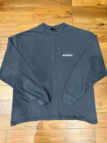 WILD THINGS 아스팔트 그레이 긴팔 티셔츠 프릭스스토어