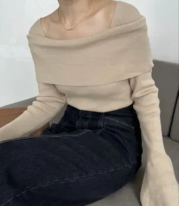 오프숄더풍 스퀘어 니트 CAPRICIEUX LE'MAGE