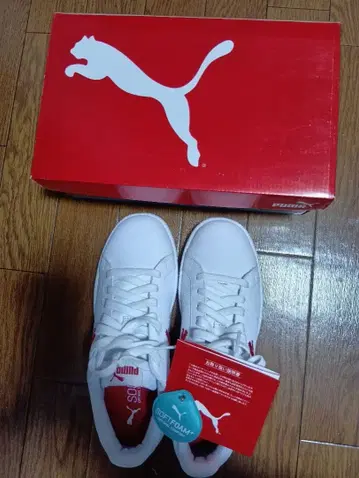 PUMA SOFTFOAM 화이트 스니커즈