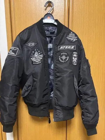 AVIREX [ ATEEZ 콜라보 ] MA-1 플라이트 자켓 블랙 한정품