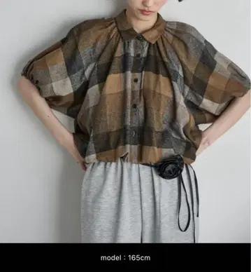 THEYOn 벌룬 소매 블라우스 체크 무늬