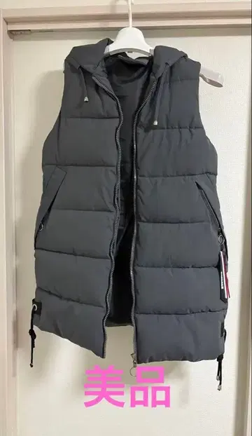 세미롱 그레이 후드 부착 다운 베스트