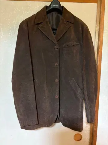 브라운 버튼 자켓