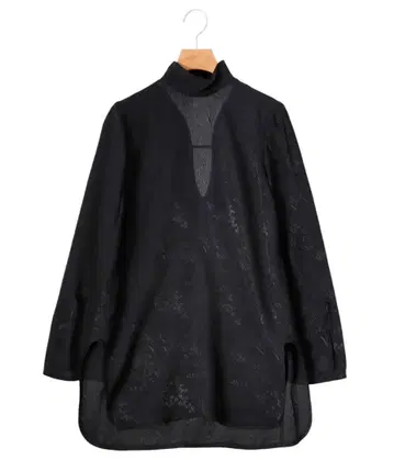 마메쿠로구치 Floral Jacquard High Neck Blouse