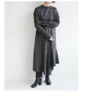 다크 그레이 플레어 헴 원피스