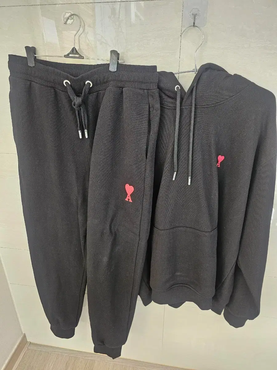 Authentic QR certified Ami Small Heart Black Hoodie and Pants Set XL