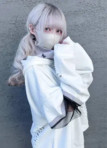 GIBOUS x KONOCO PARKER WHITE