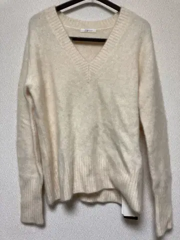 Plage de charme 아이보리 V넥 스웨터 F 사이즈
