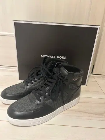 새상품 Michael Kors 블랙 하이컷 스니커즈