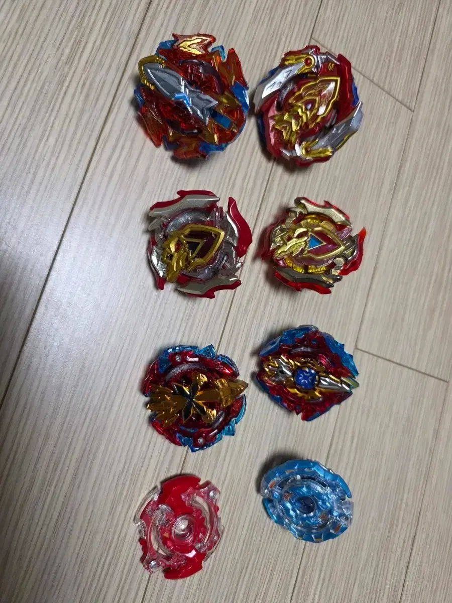 Beyblade 7 tops + Bladers Box included