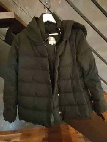새상품급 KUMIKYOKU 후드 부착 다운 자켓 사이즈 2