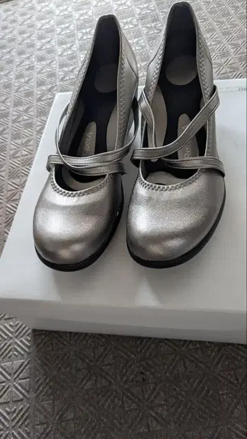 미사용 리게타 실버 스트랩 웨지힐 펌프스 L 사이즈