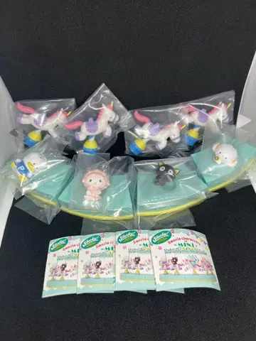 산리오 회전목마 4종 세트