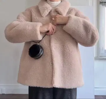 [ OHGA ] 베이지 무스탕 코트 M