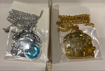 산리오 딸기 신문 반짝이는 펜던트 폼폼푸딩 골드 실버