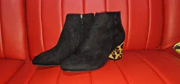 RANDA 블랙 스웨이드풍 레오파드 무늬 힐 부티 숏부츠