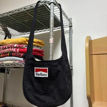 Marlboro 블랙 숄더백