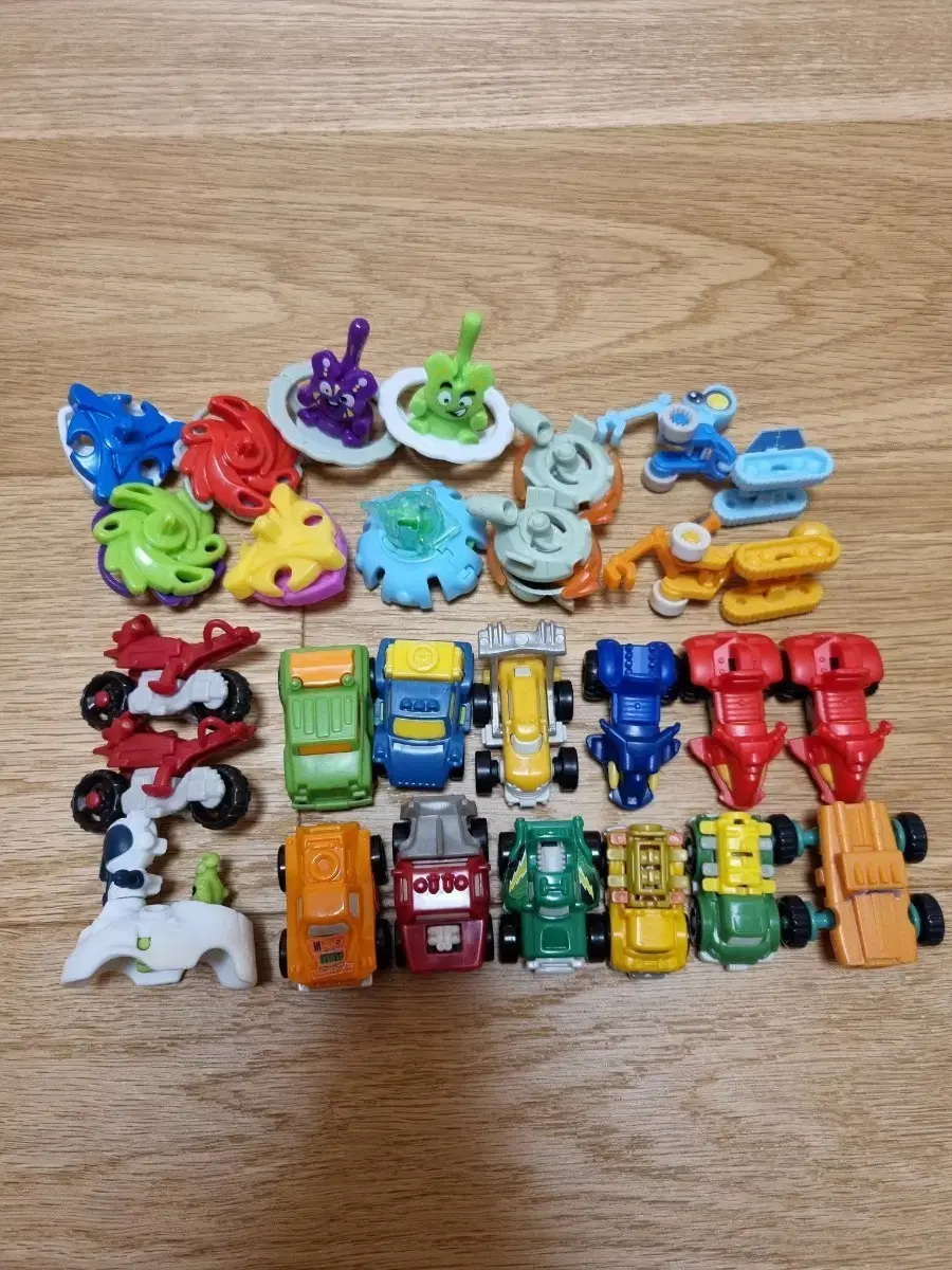 Kinder Joy bulk, Kinder Joy boy's car figures