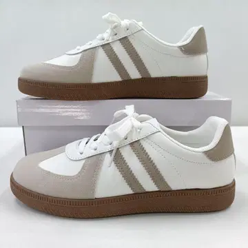 새상품 여성용 23.5cm 저먼 트레이너 스니커즈 옅은 브라운 3467W