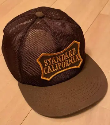 STANDARD CALIFORNIA 캡 메쉬 새상품급