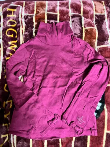 [ 거의 새상품 ] 샤를리 템플 티셔츠 크림슨