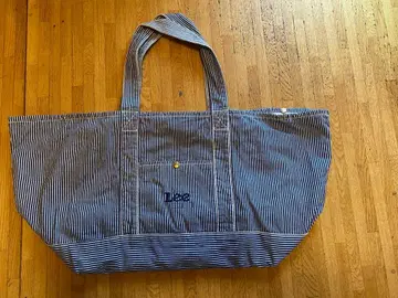 Lee의 대용량 토트백