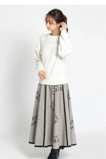 FENNEL 체크 무늬 로고 플레어 스커트