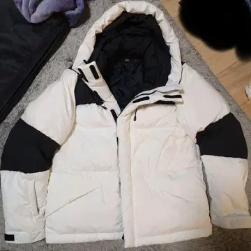 AZUL by moussy 후드 부착 다운 자켓 S 화이트/블랙